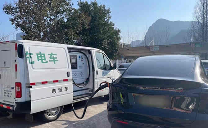 芦淞区汽车搭电
